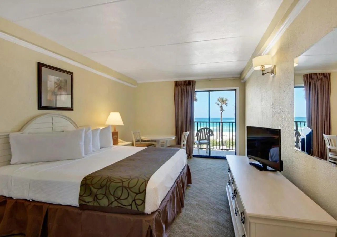 Hotel Ramada By Wyndham Panama City Beach / Beachfront