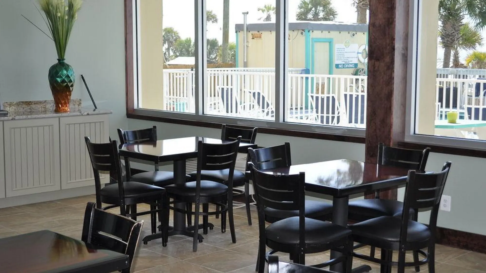 Hotel Ramada By Wyndham Panama City Beach / Beachfront