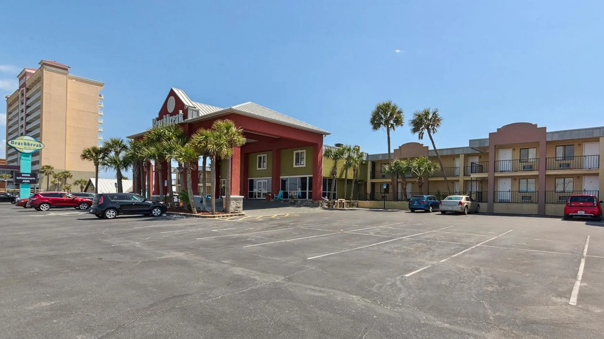 Hotel Ramada By Wyndham Panama City Beach / Beachfront