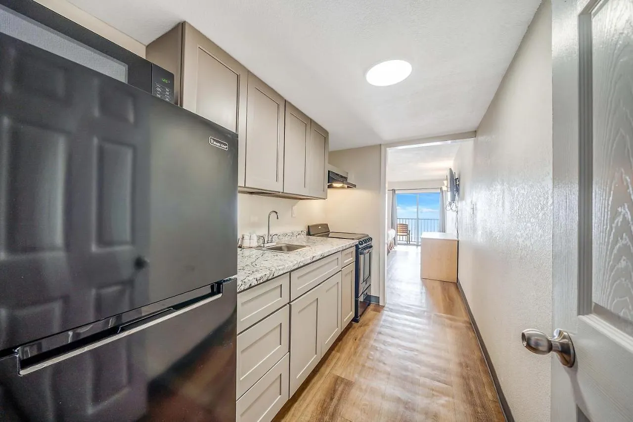 Ramada By Wyndham Panama City Beach / Beachfront Hotel
