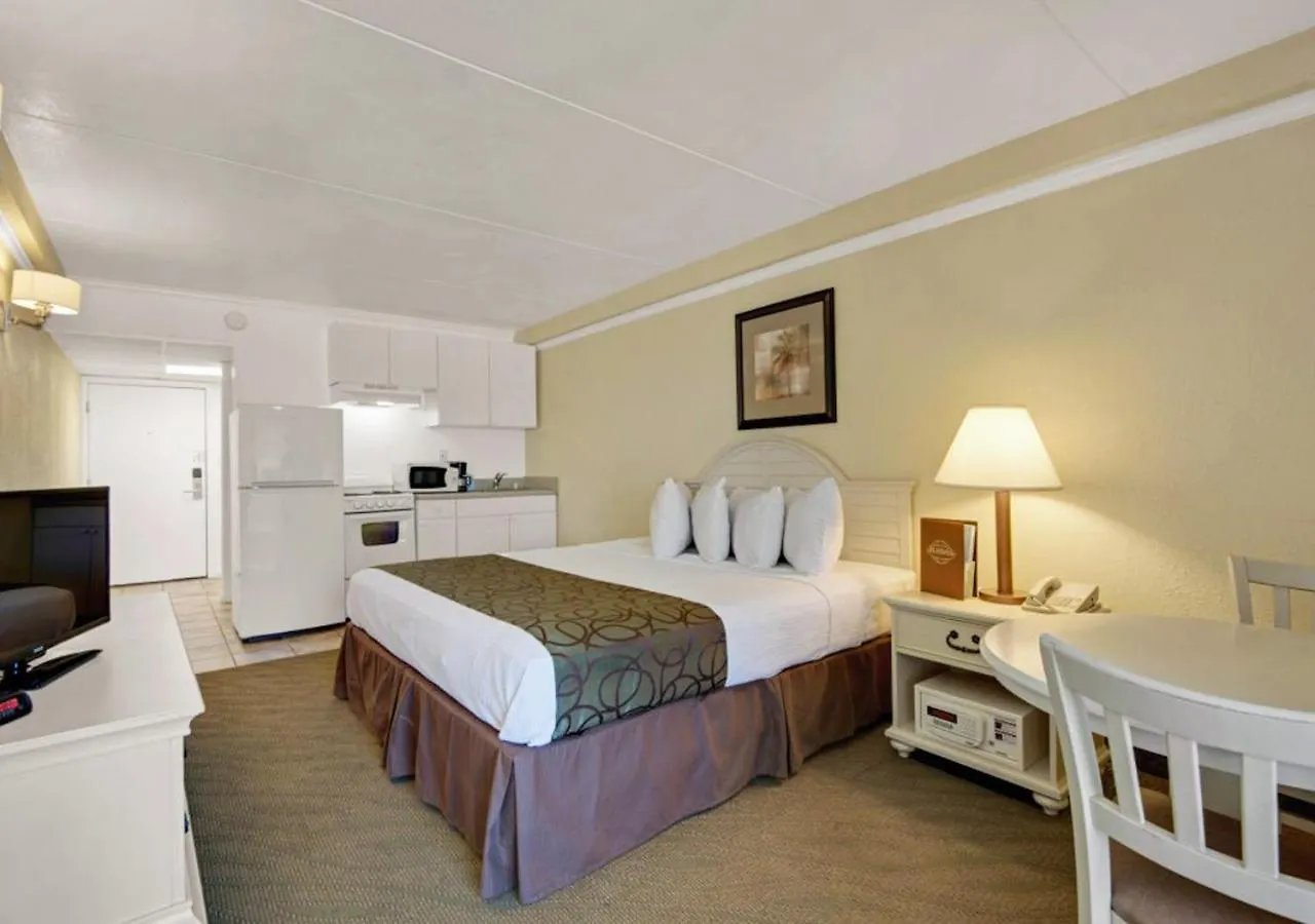 Ramada By Wyndham Panama City Beach / Beachfront Hotel