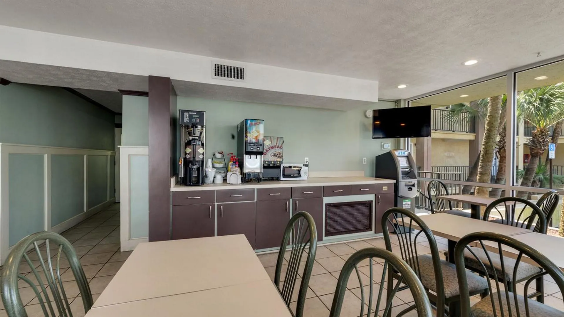 Ramada By Wyndham Panama City Beach / Beachfront Hotel